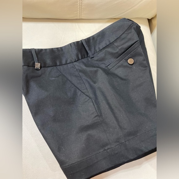 BNWT ๐ฅCALVIN KLEIN SHORT SIZE 2๐ฅ๐ฅ๐ฅ - Picture 6 of 11